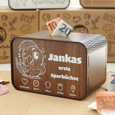 Kinderspardose aus Holz mit Namen und Geburtsdaten - Papagei P03-21 KreativerOnkel.de