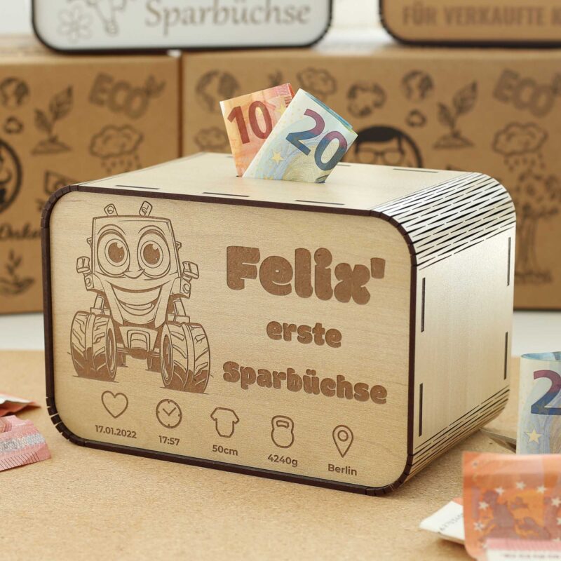 Kinderspardosen aus Holz mit Namen und Geburtsdaten - Auto 2 P03-20 KreativerOnkel.de