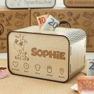 Kinderspardosen aus Holz mit Namen und Geburtsdaten - Giraffe P03-02 KreativerOnkel.de